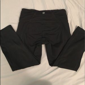 Athleta cropped yoga pants